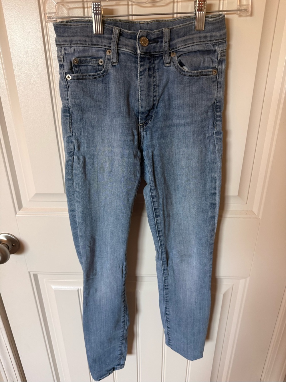 Light Blue Women's distressed Slim Jeans